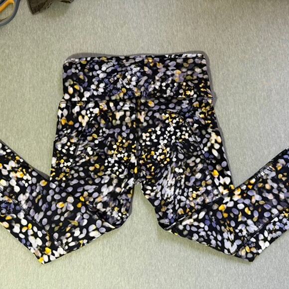 Lululemon Speed Up Tight Full-On Luxtreme Metropolis Glow - Picture 6 of 9